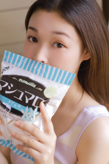 军训女孩跳舞意外走红